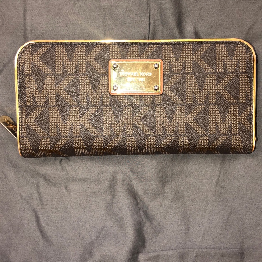 Michael Kors wallet